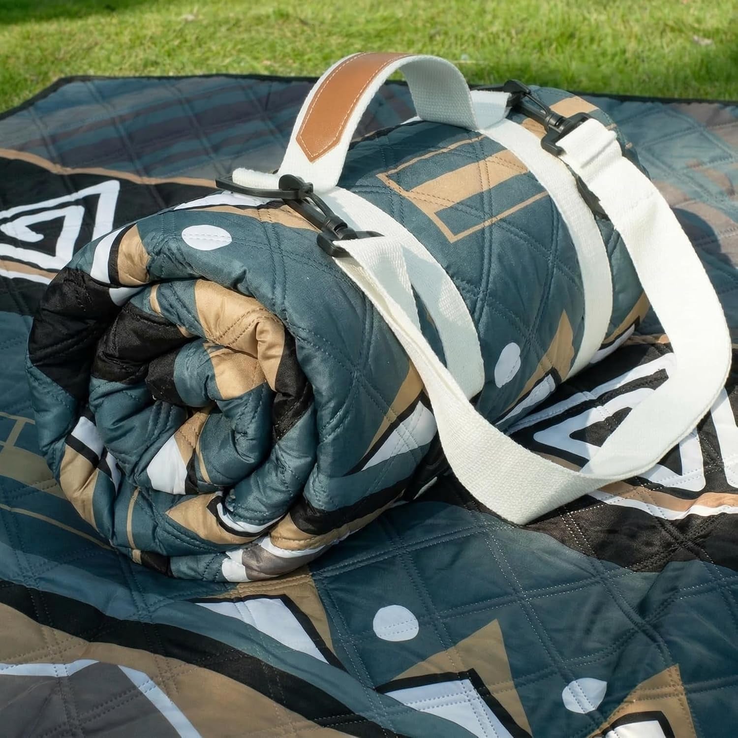 Waterproof Sandproof Beach Blanket Picnic Outdoor Mat Extra Large Foldable Sand Free Big Giant XL Car Essential Roadtrip Gadget Rv Accessories Gear Must Haves Hiking Items Necessities